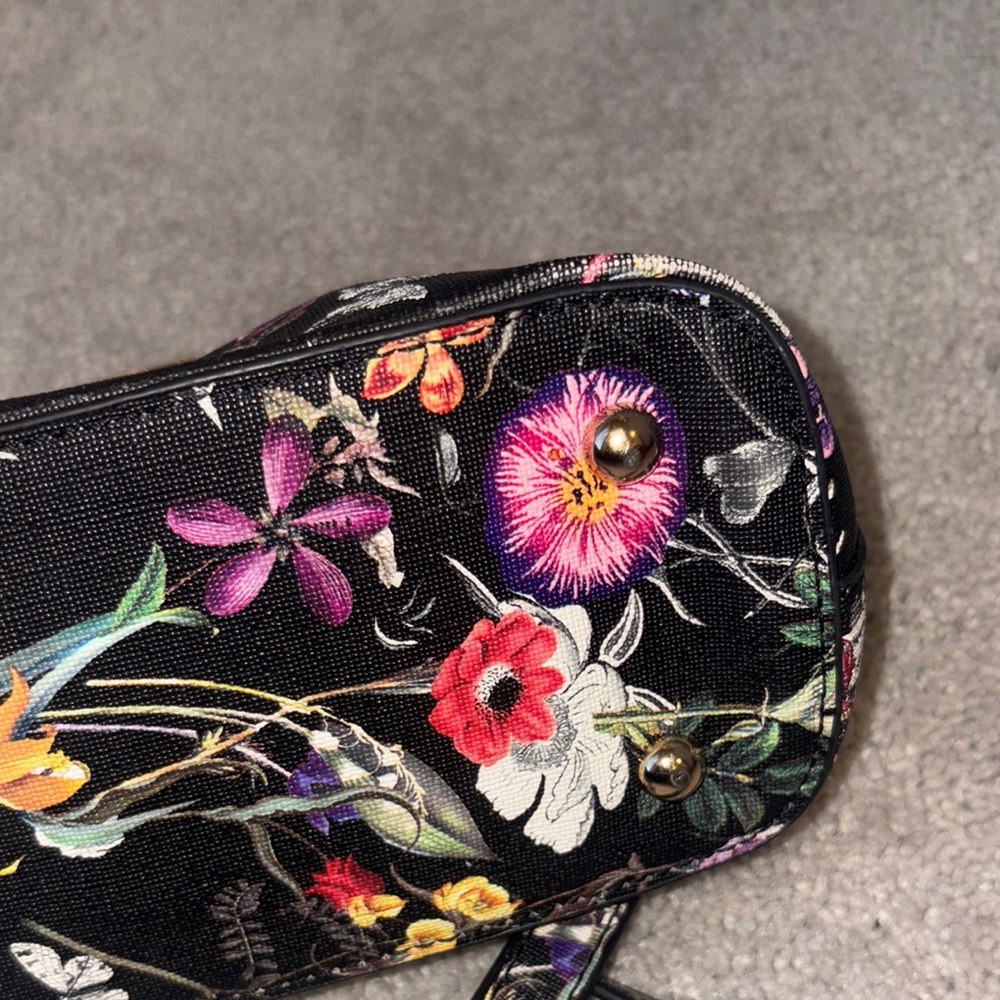 Kate Spade Black Crossbody Bag with Floral Design - Picture 8 of 10